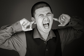 模型堵耳朵用手指图片