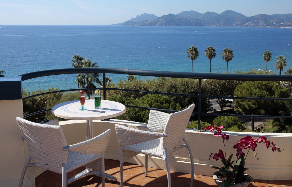 浪漫的饮料法国里维埃拉图片 浪漫的饮料法国里维埃拉图片