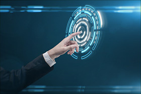 手按触摸屏界面上的按钮