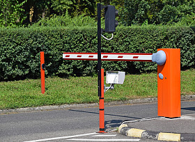 停车场门口图片