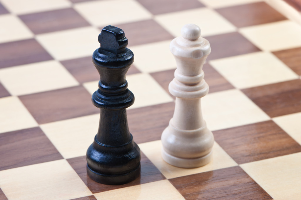 在棋盘、 国王和王后的数字