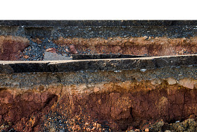 风暴的流失。以指示土壤层