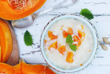 牛奶稀飯，頂視圖