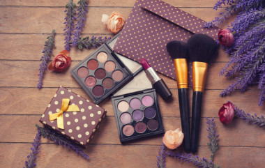 用薰衣草花化妆品图片