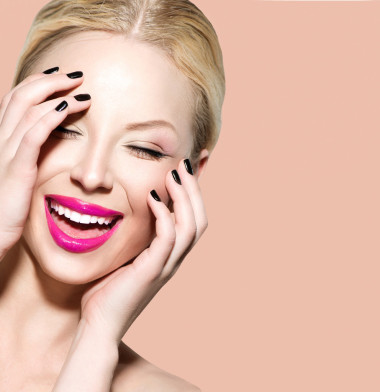 潔凈清新皮膚的女人圖片