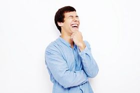 笑着白色的家伙图片