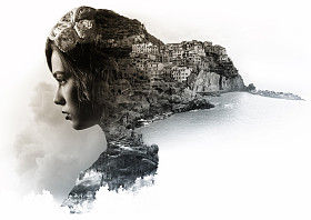 女人和视图的 Manarola 双曝光肖像
