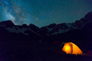 夜山景觀帶照明帳篷