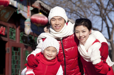 家庭慶祝中國(guó)農(nóng)歷新年圖片