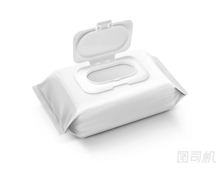 孤立在白色背景上的空白包裝濕巾袋