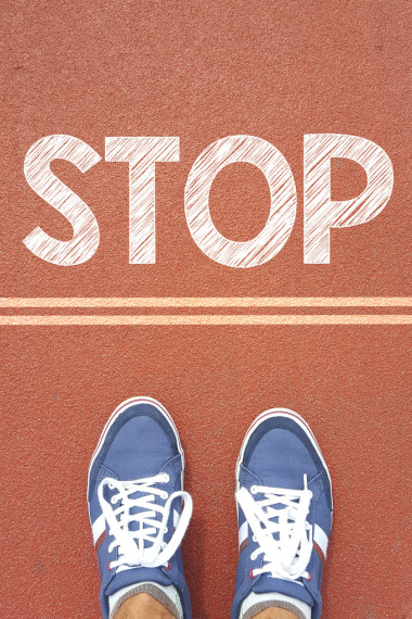 男運(yùn)動(dòng)鞋和 word 停止