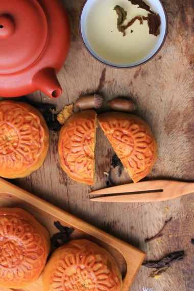 中秋月餅和熱茶-中國蛋糕圖片