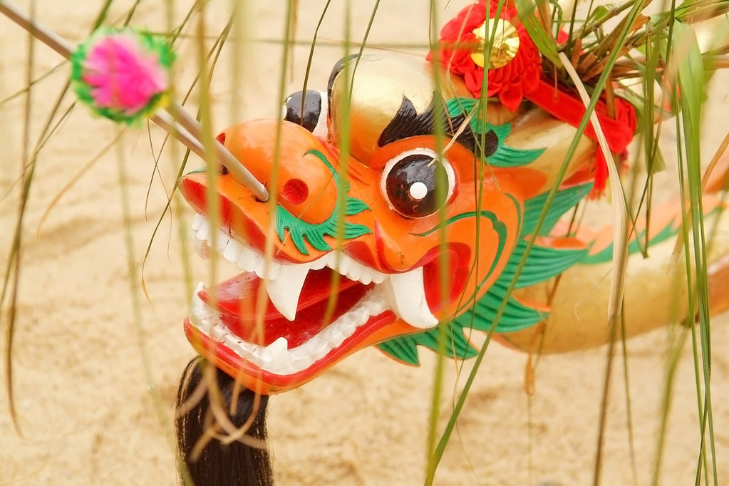 五颜六色的龙舟头