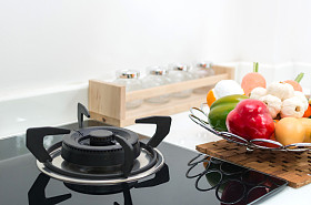 厨房及室内，电炉的细节图片