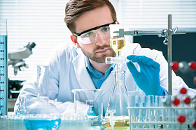 科学家工作图片