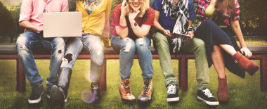 青少年或朋友，友谊概念图片