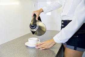 热水被浇了水壶