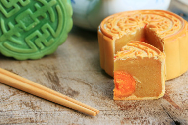 中秋月餅和熱茶-中國(guó)蛋糕
