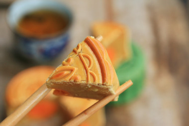 中秋月餅和熱茶-中國(guó)蛋糕
