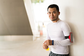 英俊的转轮休息图片