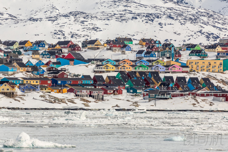 伊盧利薩特五顏六色的房子