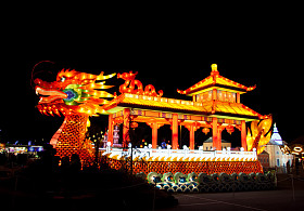 中国龙船灯笼图片