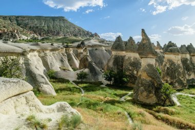 色彩繽紛的巖層在卡帕多西亞，土耳其