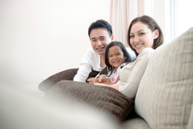 幸福的亚洲家庭图片