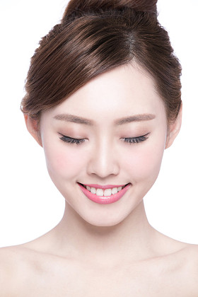美丽的女人放松图片