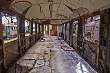 被遺棄的馬車圖片