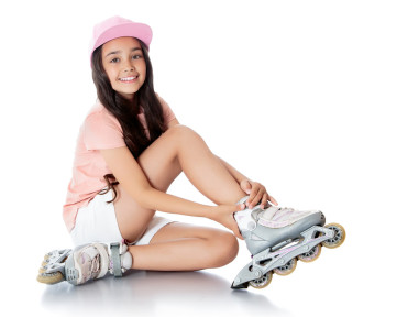 旱冰鞋的女孩图片