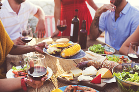 有午餐的人图片