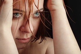 美丽的女孩哭图片