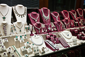 土耳其伊斯坦布尔大市集在出售首饰