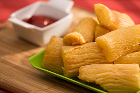 深油炸的木薯根