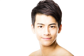 有魅力的年轻男子的肖像