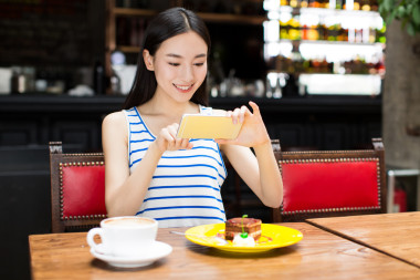 留著長頭發(fā)的漂亮女模特