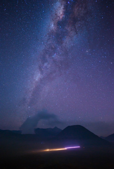 銀河系在婆羅摩火山圖片