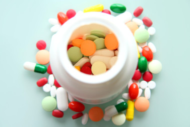 丸和塑料瓶图片