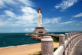 圣雅，中国: 关观音佛像图片