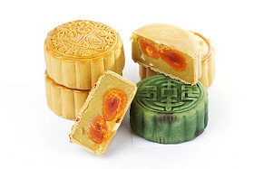 白色背景的月