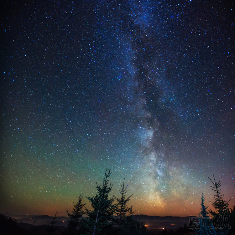 霧在深山秋色?？柊挖?。烏克蘭歐洲