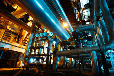 工業(yè)區(qū)，鋼管道的藍(lán)色色調(diào)照片