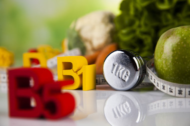 新鲜的食物和衡量磁带、 运动饮食