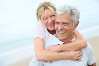 男子騎脖給他的妻子圖片