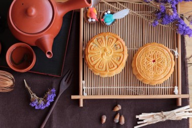 中秋月餅和茶-中國甜點好吃