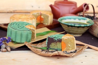 中秋月餅和茶-中國甜點(diǎn)好吃