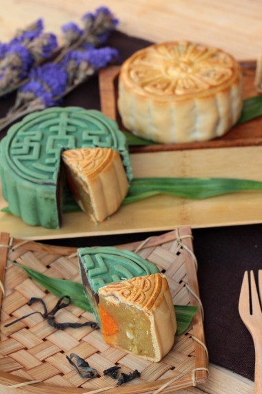 中秋月饼和茶-中国甜点好吃