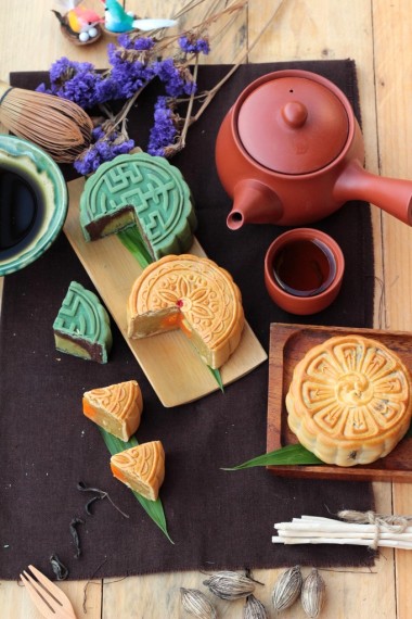 中秋月餅和茶-中國(guó)甜點(diǎn)好吃