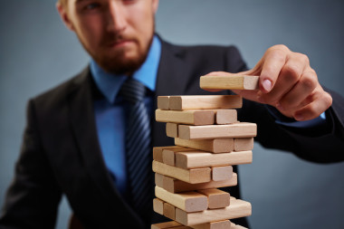 商人把塔頂?shù)膲K